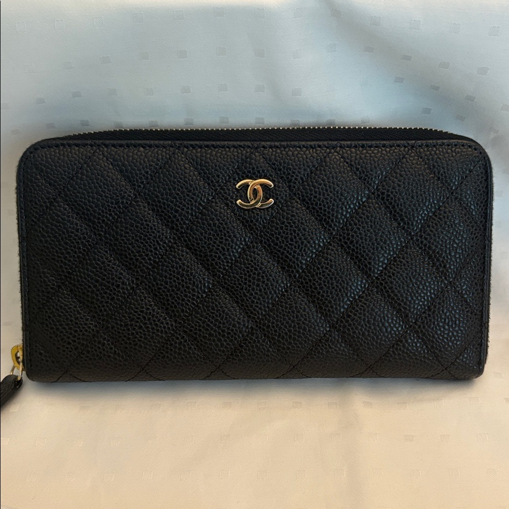 Chanel Black Caviar Leather Zip Wallet with Original COA (EUC) 🖤🖤🖤 - Picture 2 of 16